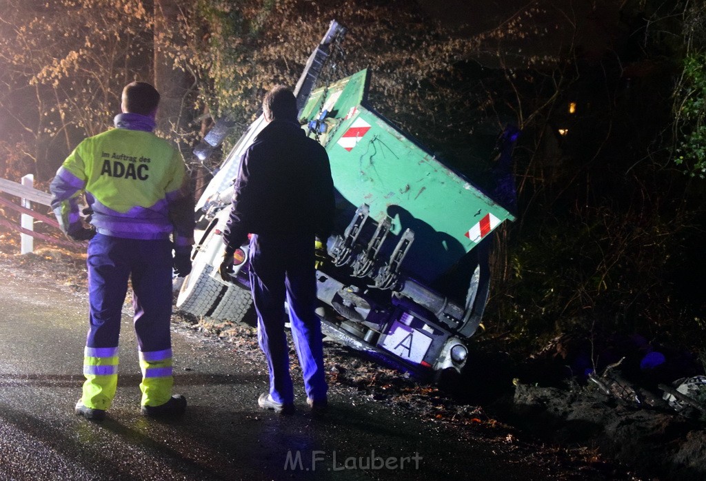 Container LKW umgestuerzt Koeln Brueck Bruecker- Dellbruecker Mauspfad P149.JPG - Miklos Laubert